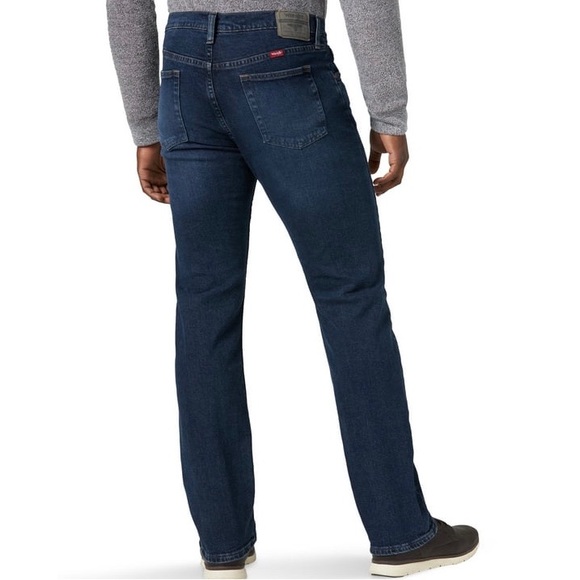 WRANGLER 5-Star Relaxed Fit Jeans. 32” X 32” NWT - Picture 2 of 11